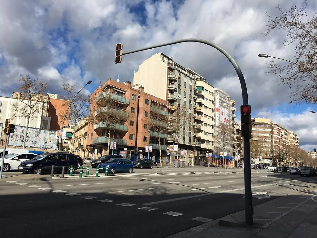 New & Sunny Apartment Barcellona