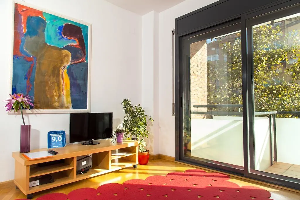 New & Sunny Apartment Barcellona