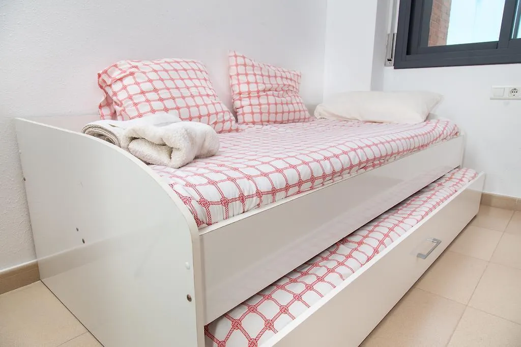 New & Sunny Apartment Barcelona