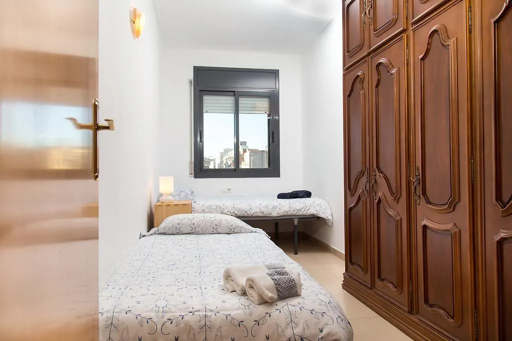 New & Sunny Apartment Barcelona